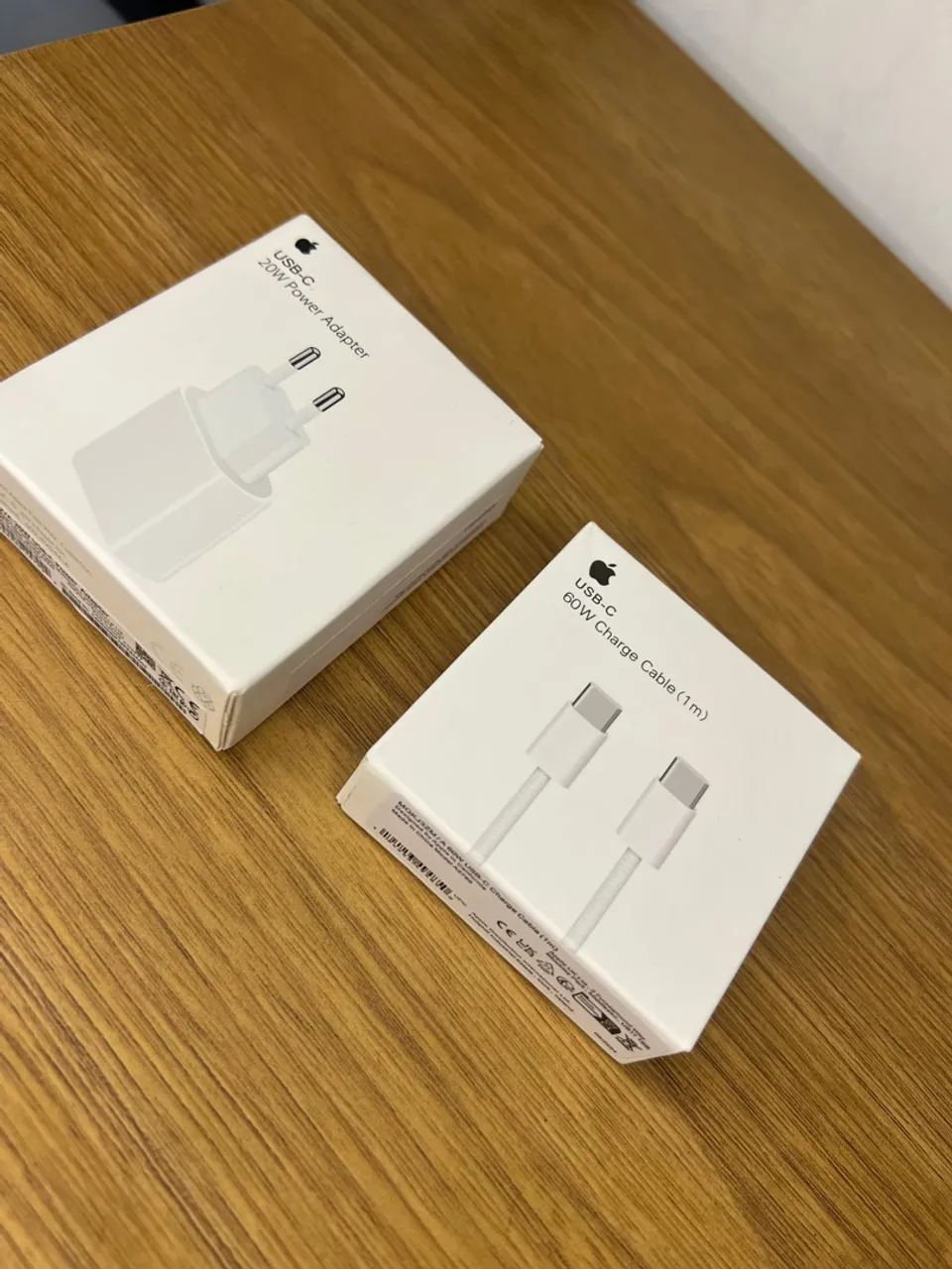 Adaptador 20W e Cabo 60W USB-C IPhone 15 e 16 Apple para Celular
