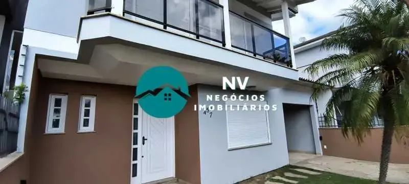 Sobrado com 200m², 4 quartos sendo 1 suíte, mobiliado, com piscina - Foto 3