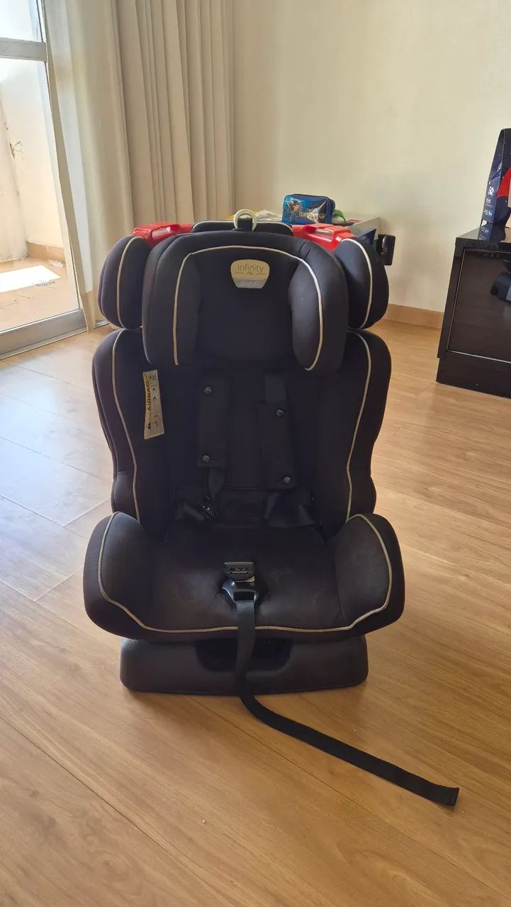 Cadeirinha/ Bebê conforto Burigotto 