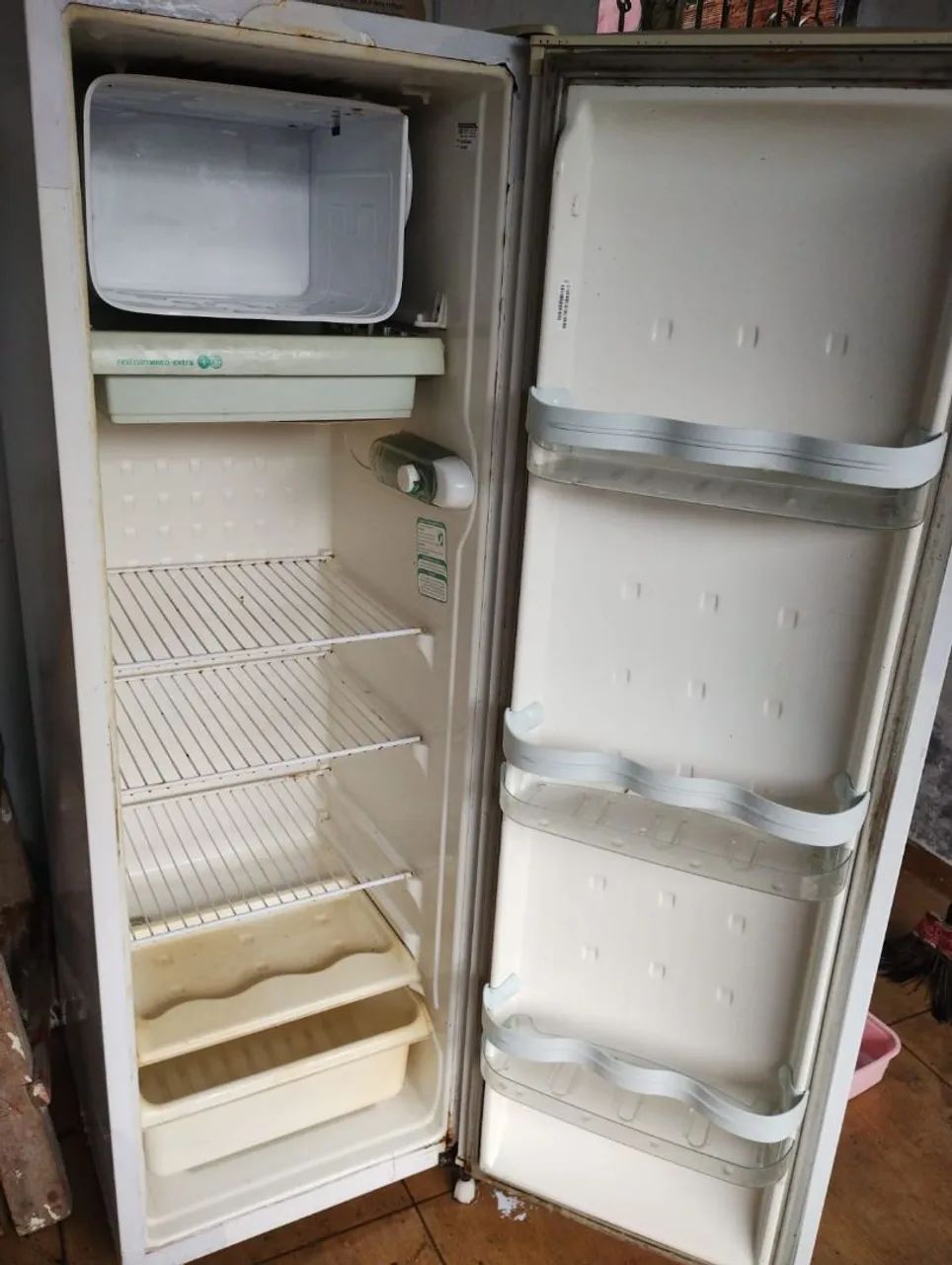 GELADEIRA USADA FUNCIONANDO PERFEITAMENTE  - Foto 5