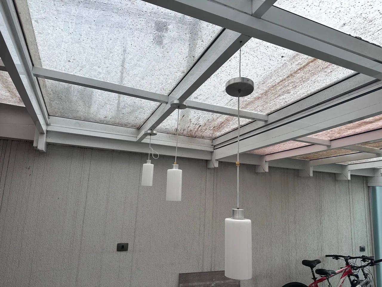 Área externa com cobertura de vidro e alumínio - Foto 2