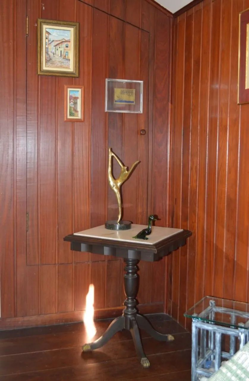 Mesa de canto em madeira com tampo em mármore  - Foto 4