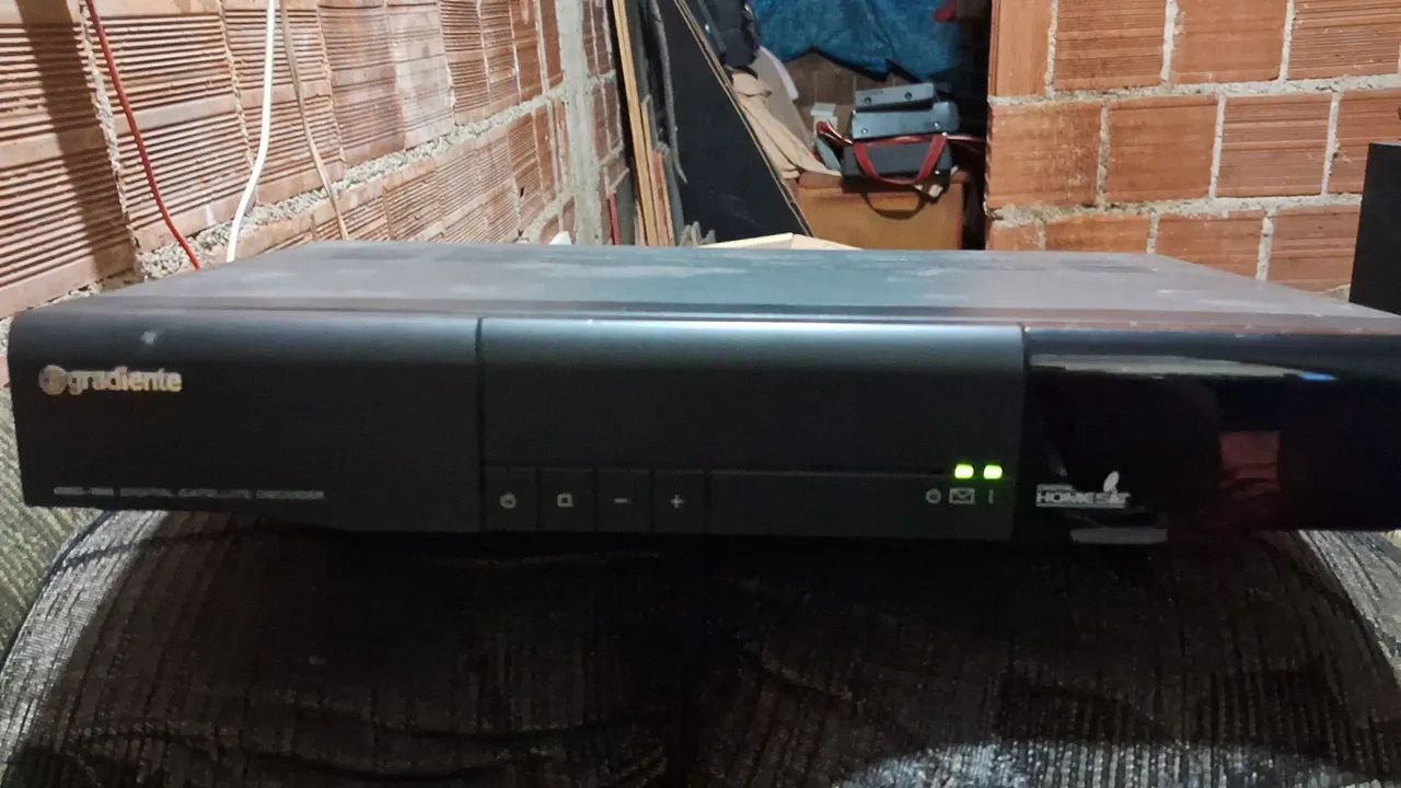decodificador de satélite digital da marca gradiente, modelo dsd-100. a gradiente - Foto 6