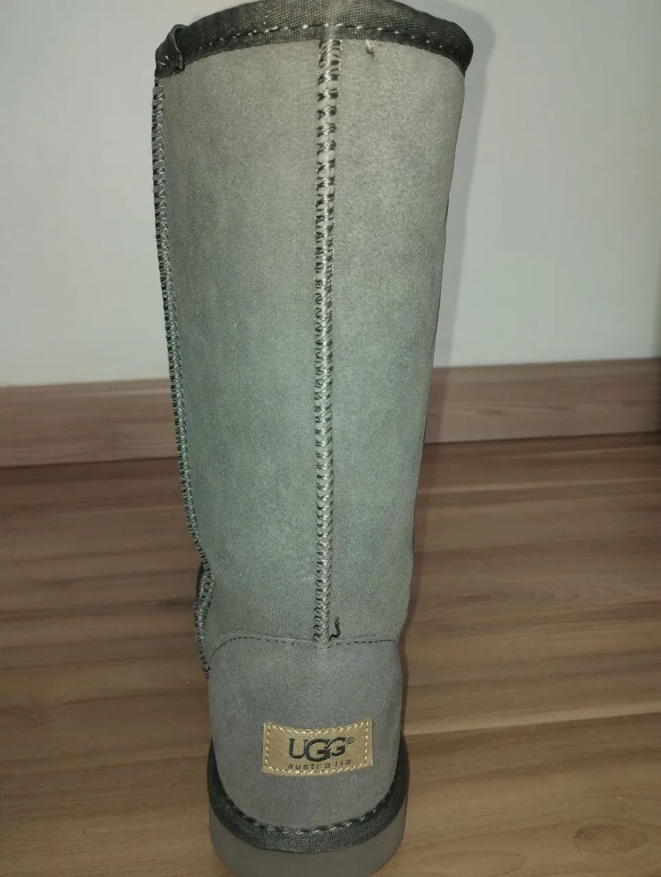 Bota feminina cinza forrada com pelo - Foto 3