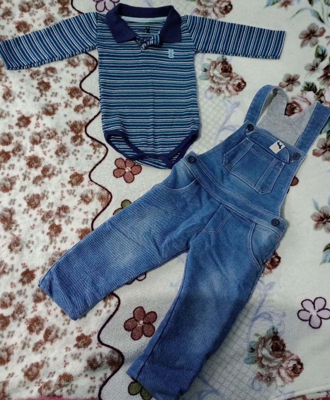 Conjunto Body Listrado e Macacão Jeans Infantil
