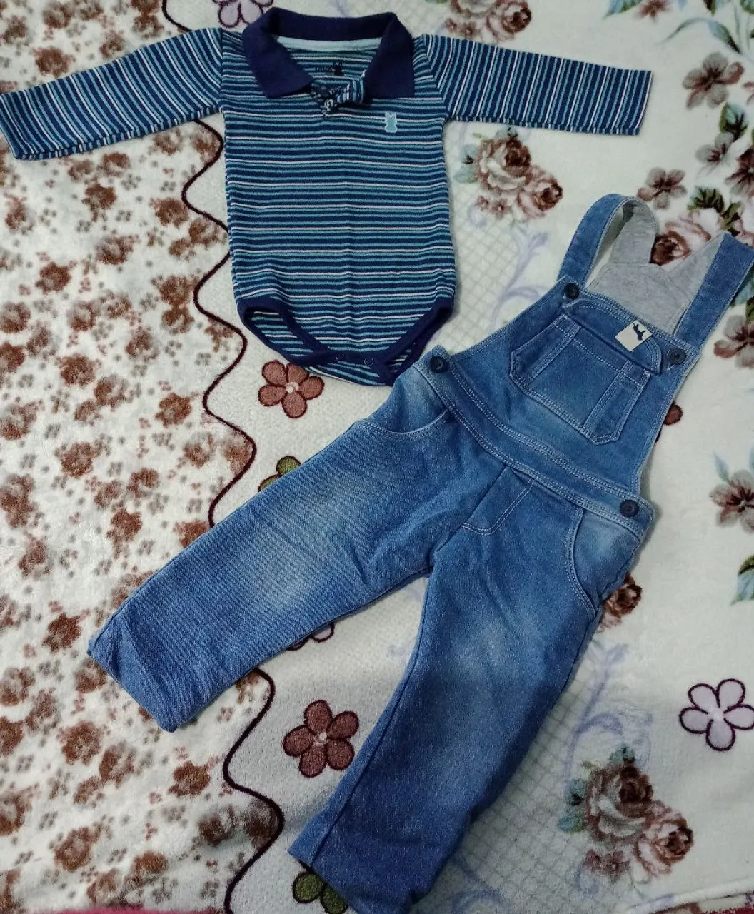 Conjunto Body Listrado e Macacão Jeans Infantil