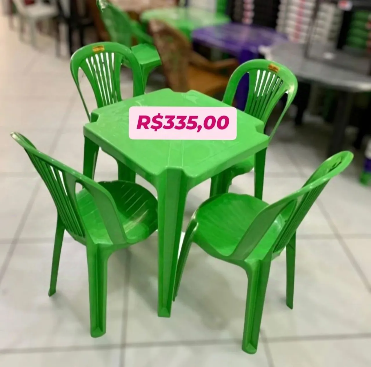 Conjunto Mesa e 4 Cadeiras Plásticas Verde - Novo