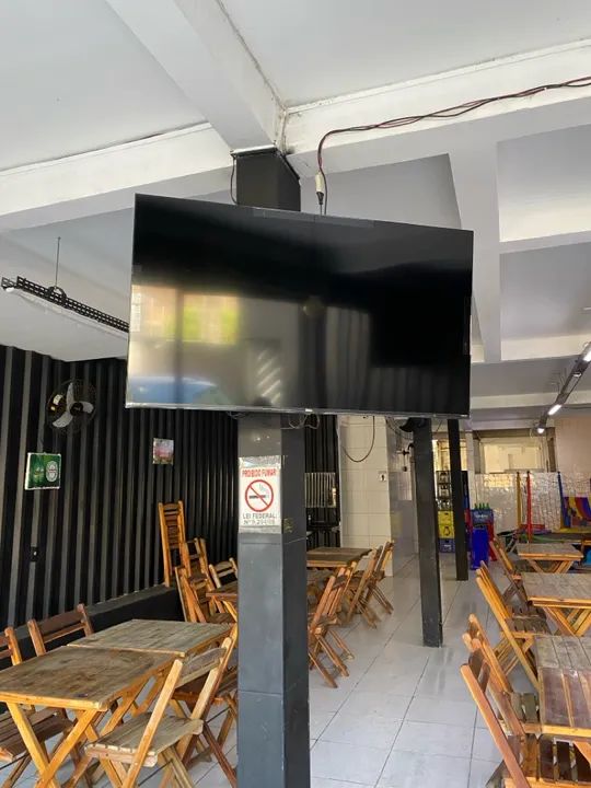 Conjunto de mesas e cadeiras de madeira, freezer, materiais completo para restaurante - Foto 5