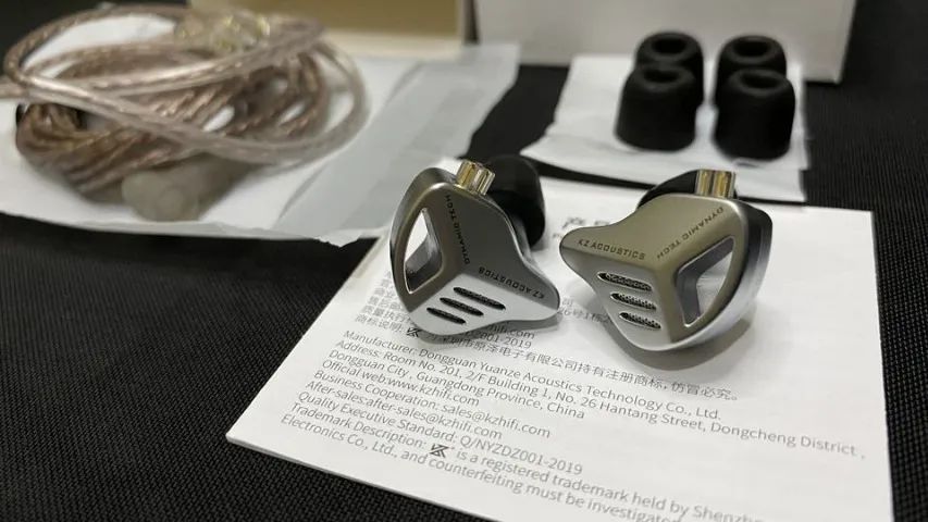 Fone  KZ ZVX - Retorno de Palco - Sem Microfone + Case + Adaptador. - Foto 4