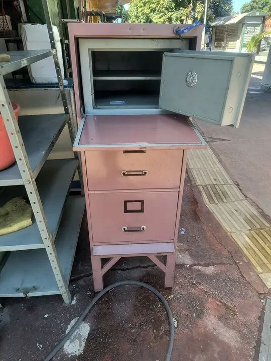 Gaveteiro com cofre embutido - Foto 2