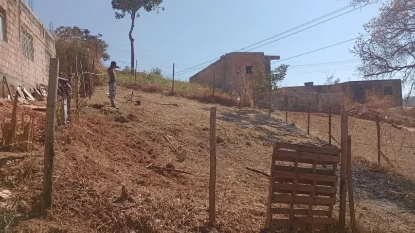 Lote Bairro Montes Claros 180m²