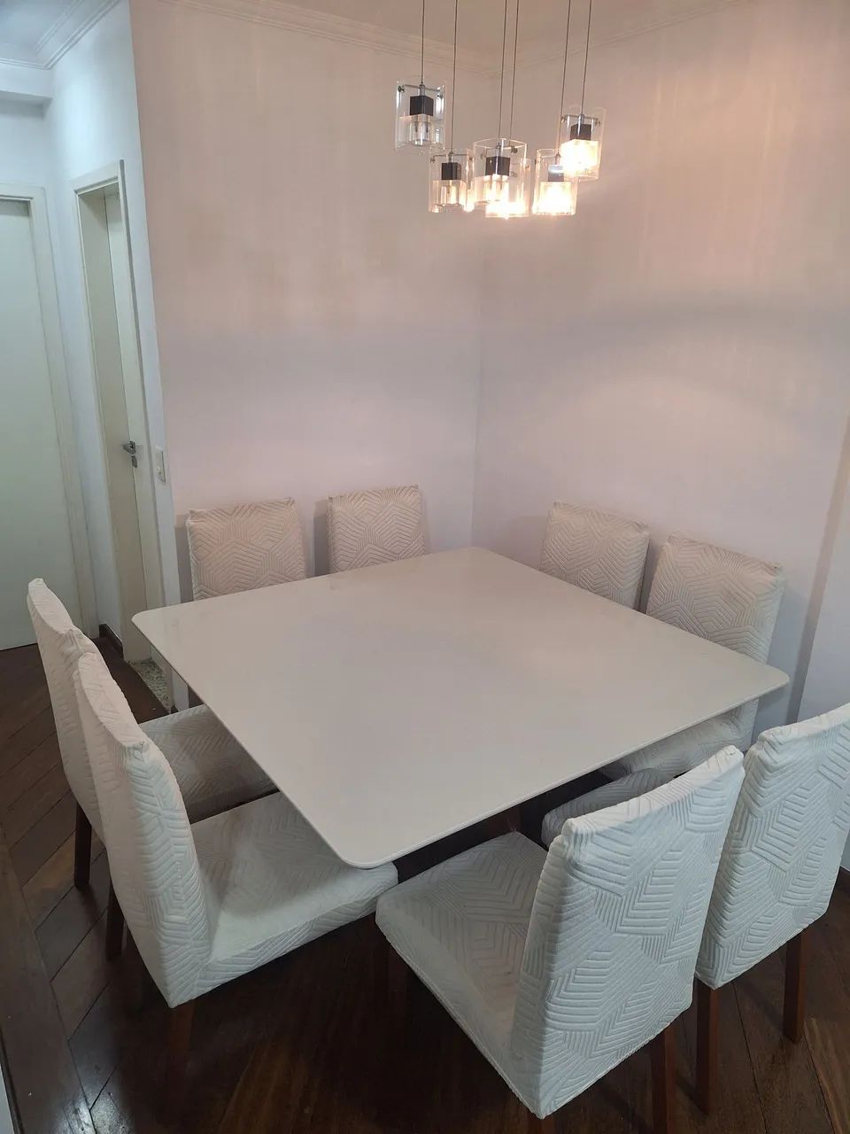 Mesa de Jantar em madeira maciça com 8 cadeiras - Foto 5