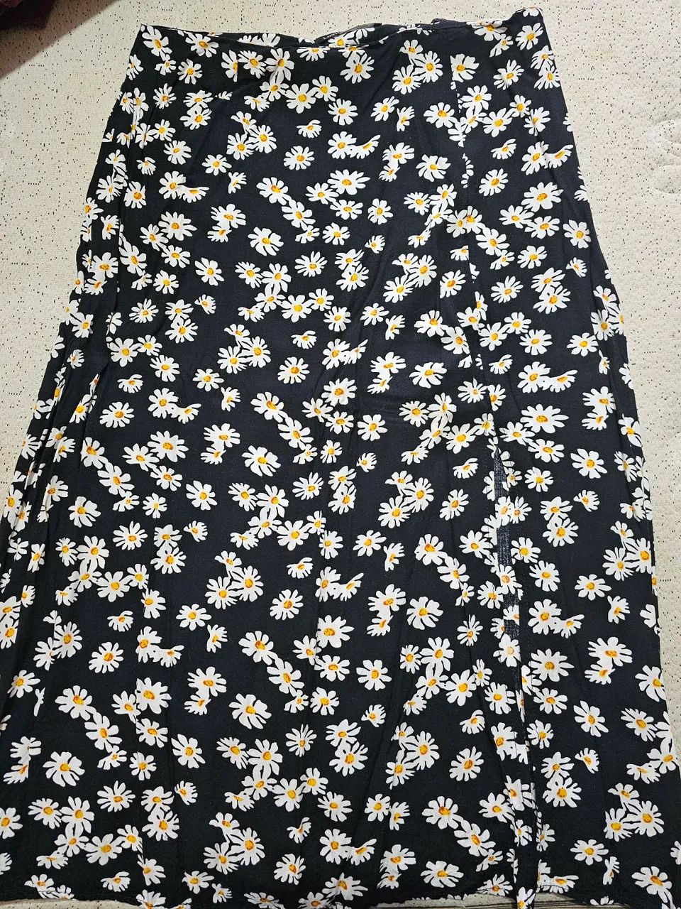 Saia midi floral com fenda M