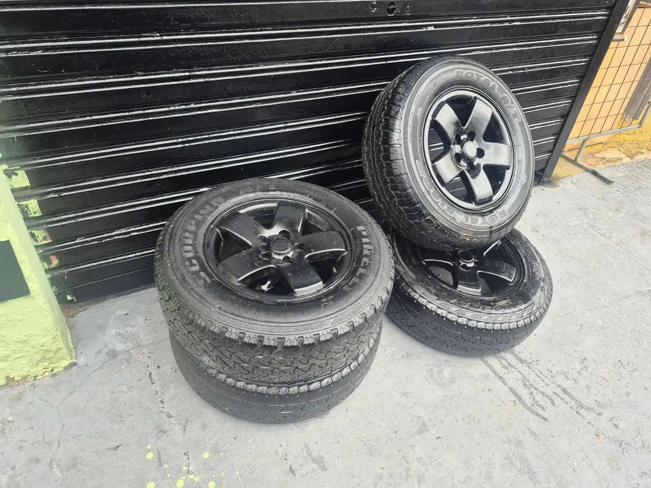 Rodas para pikps com pneus 5 furos oportunidade - Foto 4