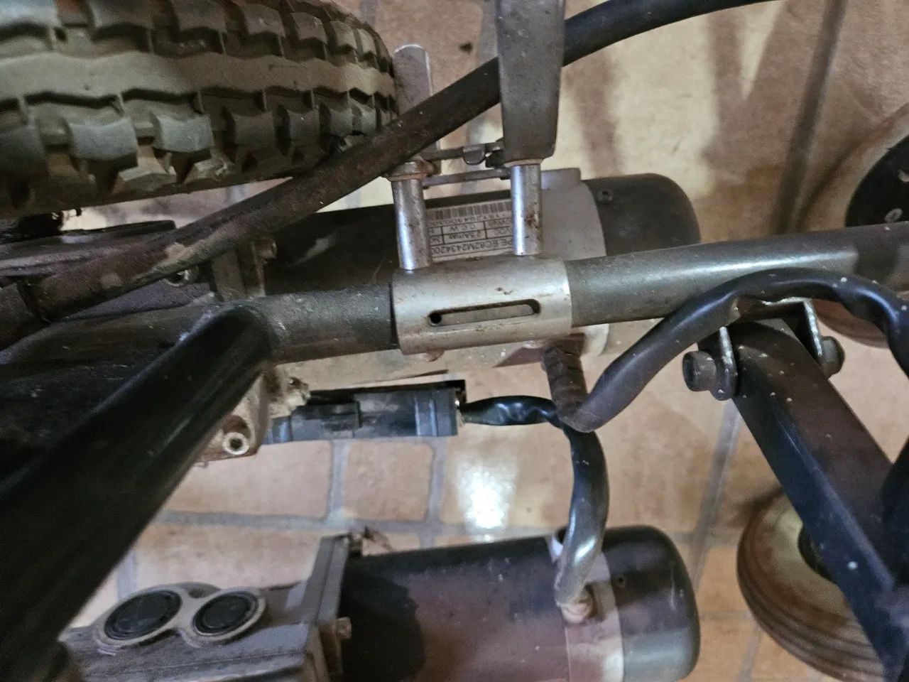 Peças usadas p cadeira roda motorizada  - Foto 5
