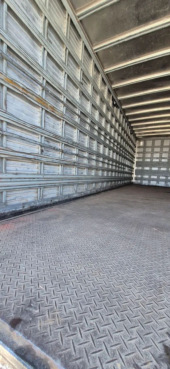MB 1218 truck 6x2 Baú Facchini assoalho de Chapa xadrez caminhão só fazia nordeste  - Foto 8