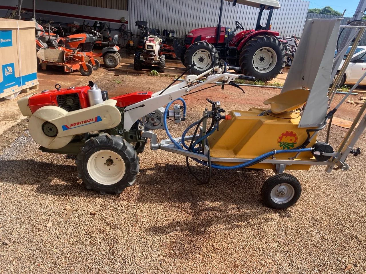 Micro trator tc 11 agritech  com pulverizador KO  - Foto 2