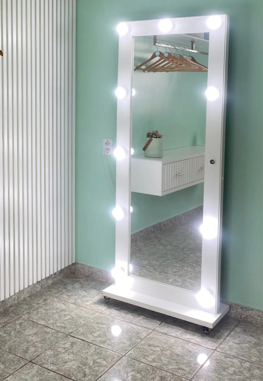 Espelho de Maquiagem com Lâmpadas Iluminadas