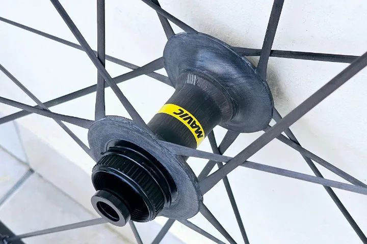 Rodas Mavic Cosmic Ultimate 45 Carbon Disc Tubeless - Freehub XDR HG - 1255g - Seminova - Foto 5