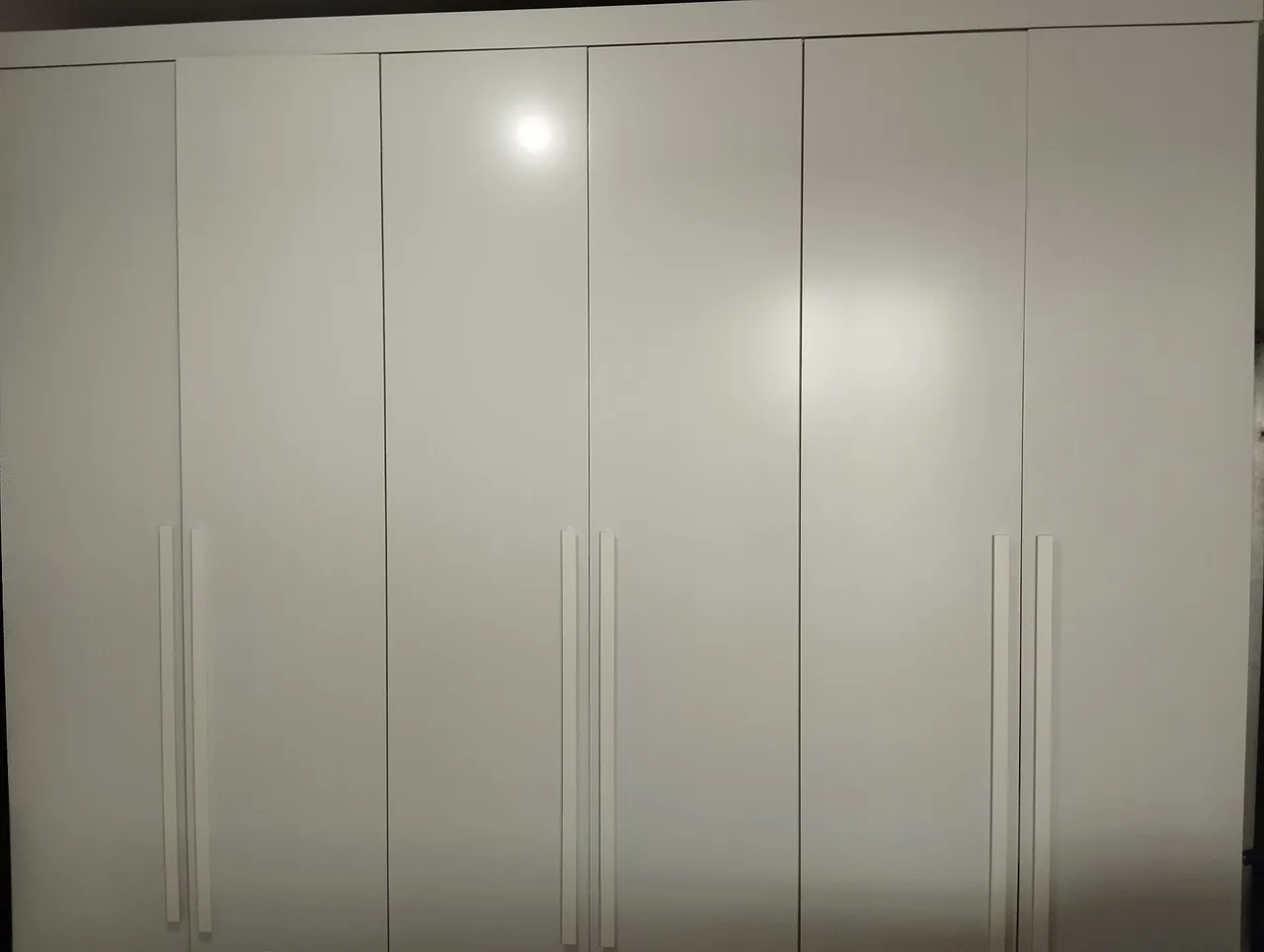 Guarda-Roupas de casal branco 6 portas