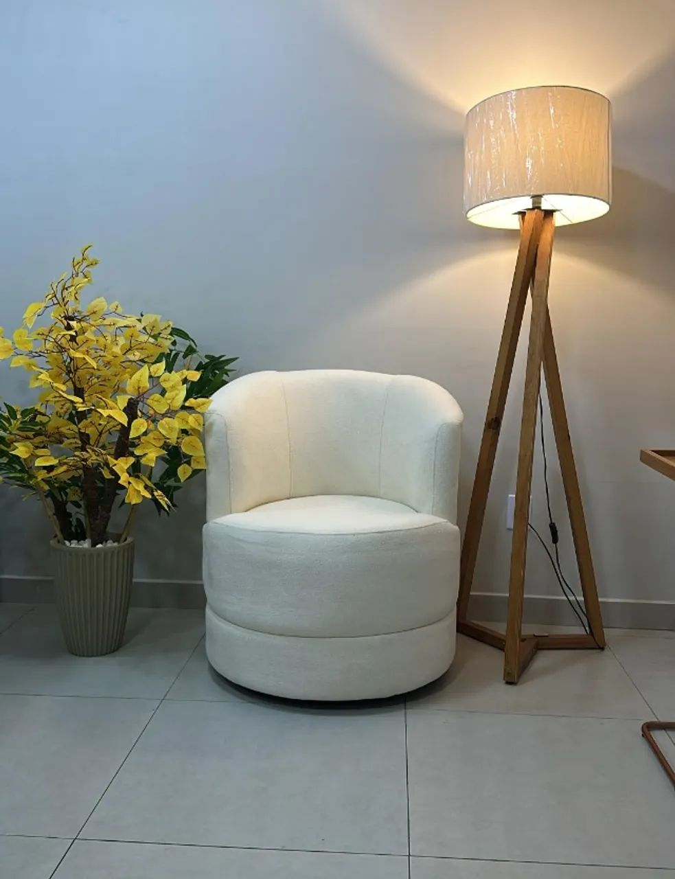 Poltrona Decorativa Marselha  Pronta Entrega 