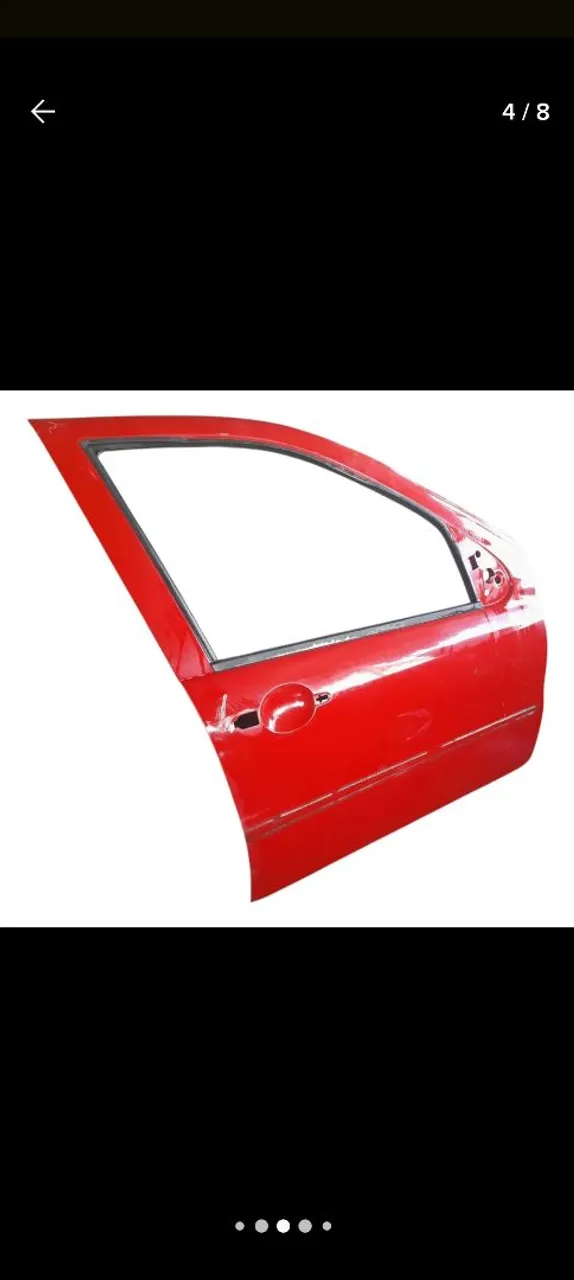 Porta dianteira vermelha - Peça automotiva