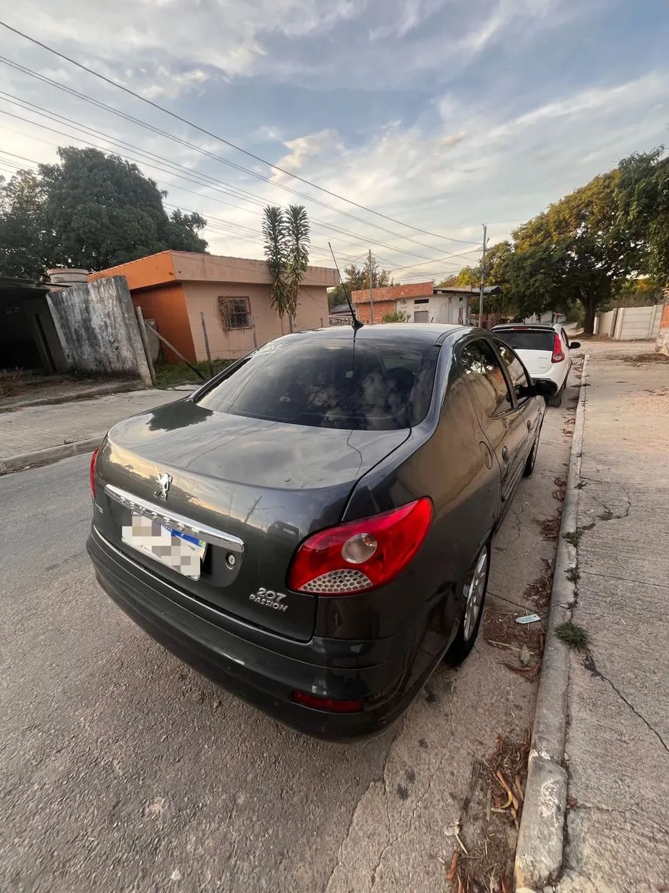 Peugeot 207 1.6 XS 16V FLEX 4P AUTOMÁTICO 2012