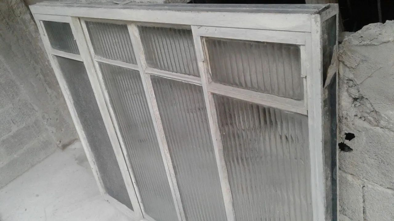 Janela de ferro.64673147350787121