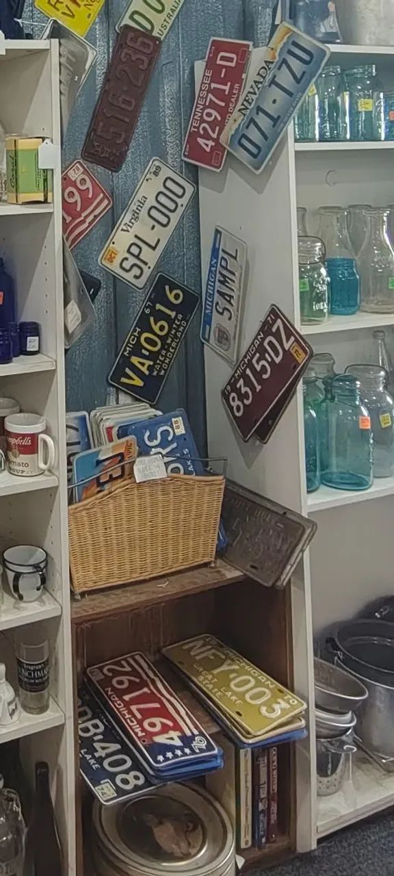 Placas de carro antigas de vários estados dos EUA para decoração  e coleção  - Foto 3