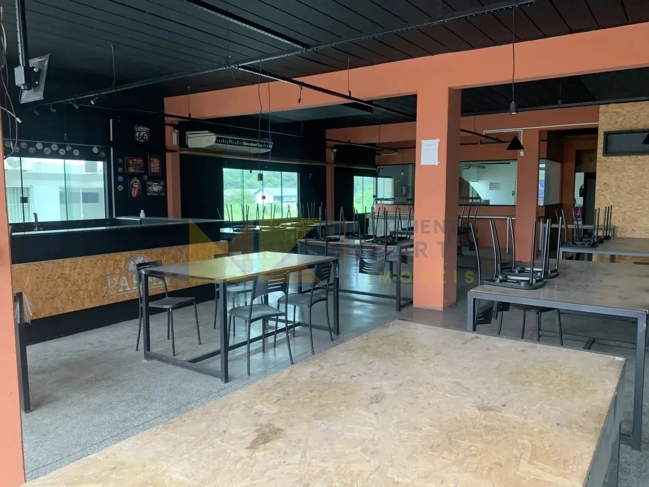 Excelente sala comercial para restaurante, pizzaria ou lanchonete na Itoupava Central para