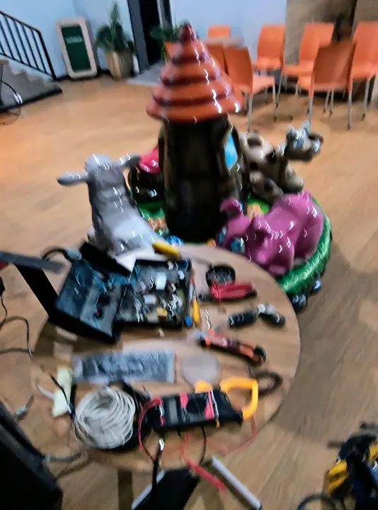 Técnico de brinquedos e brinquedão ( kid play ) serviço de manutenção . - Foto 5