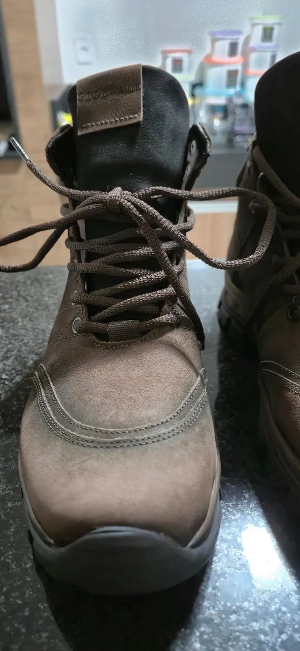 Bota masculina em couro SideWalk nº 38 NOVA