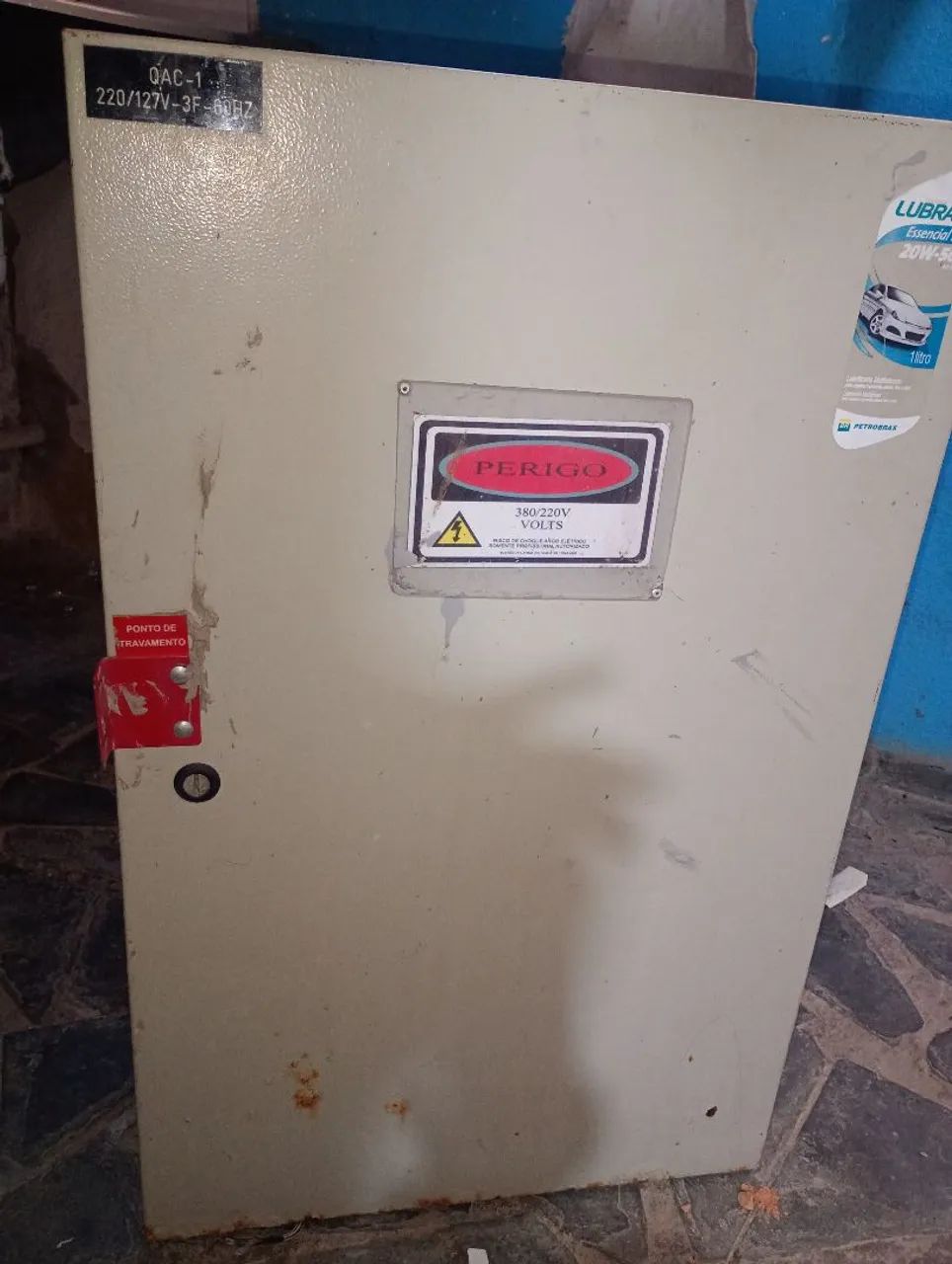 Quadro de Distribuição Elétrica65580468024450120