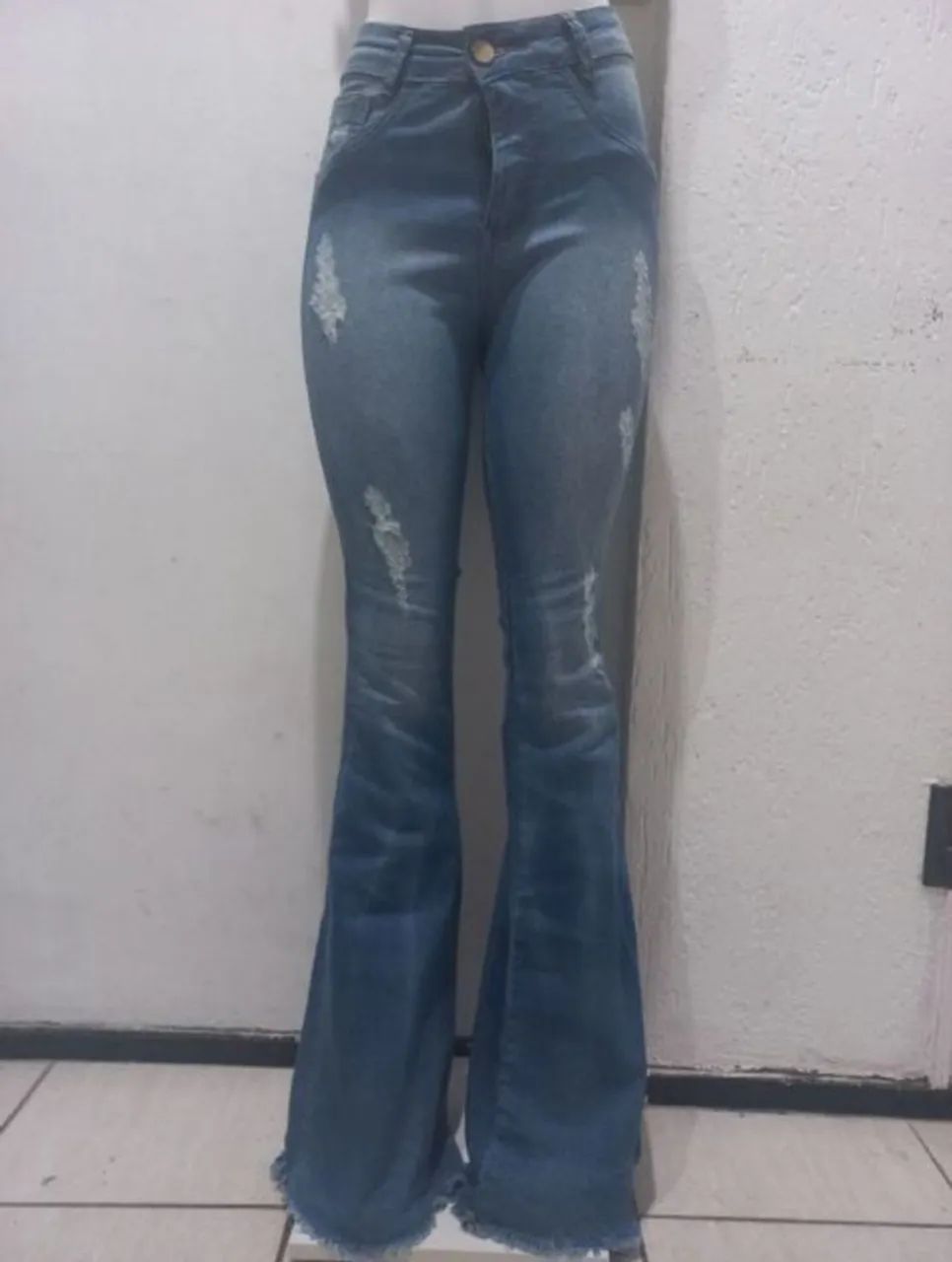 CALÇA JEANS ,NÚMERO 36 COM 116 CENTIMETRO DE COMPRIMENTO - Foto 2