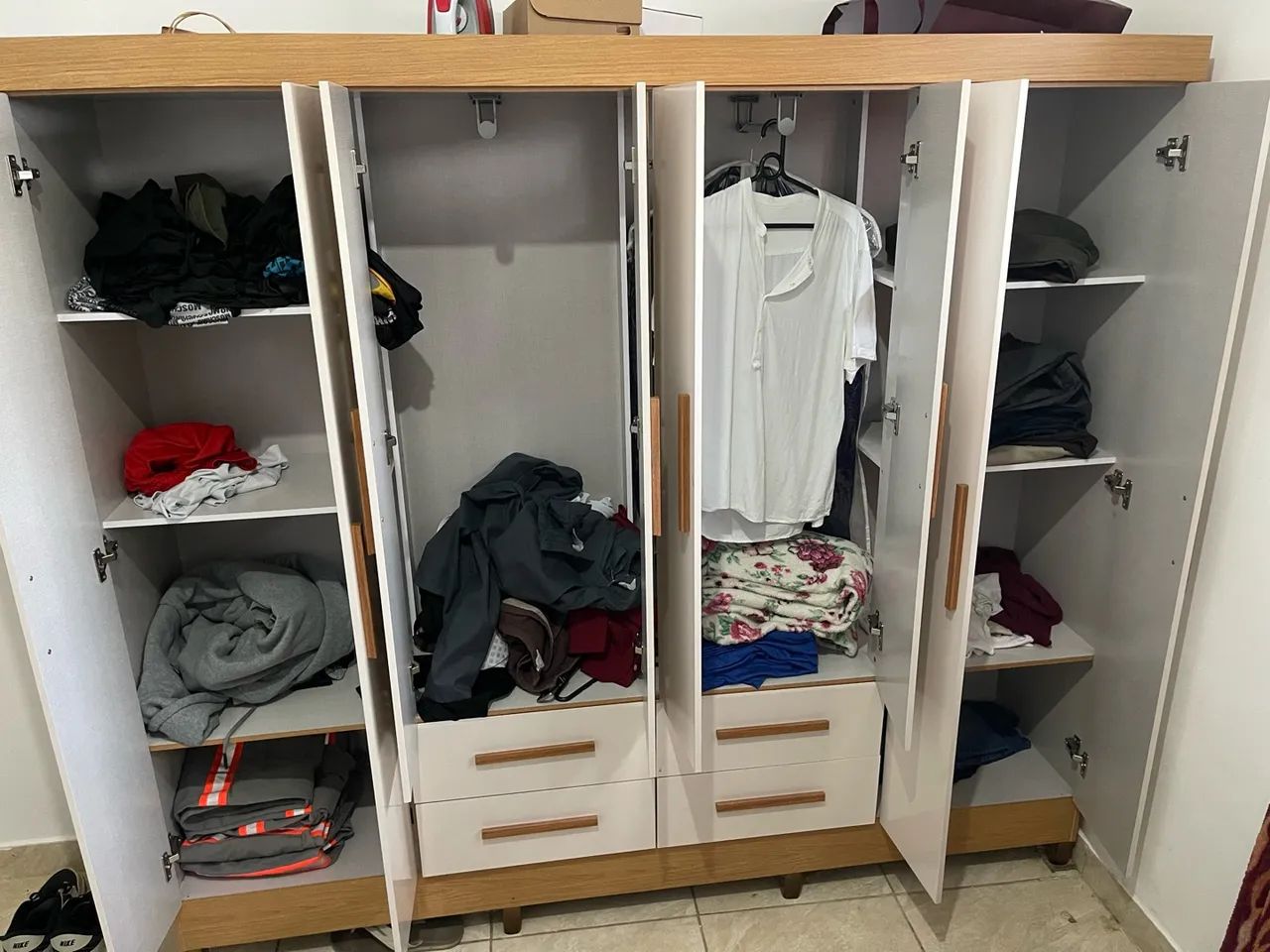 Vendo guarda roupas semi novo  - Foto 2