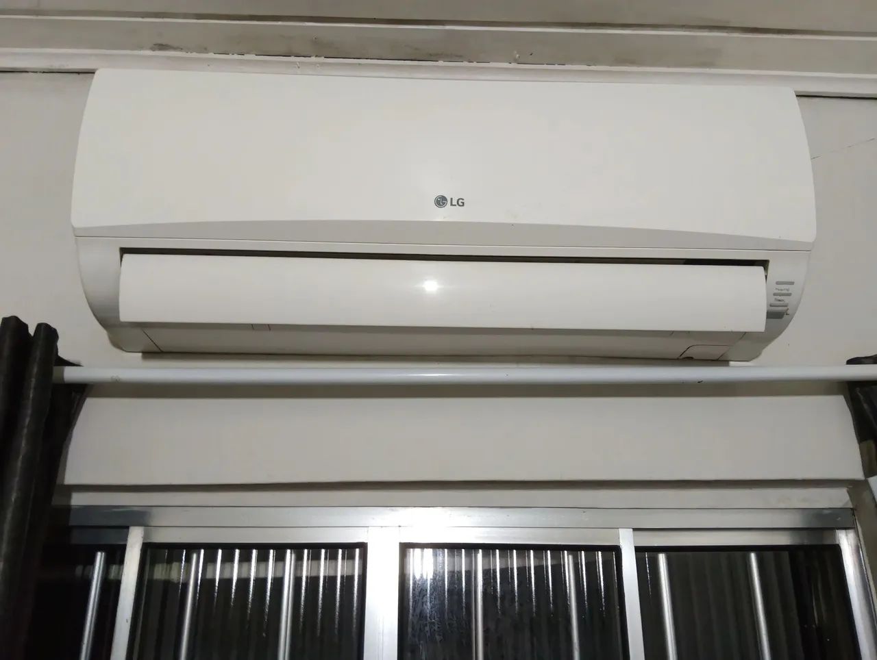 AR CONDICIONADO LG 9000BTUS 220V