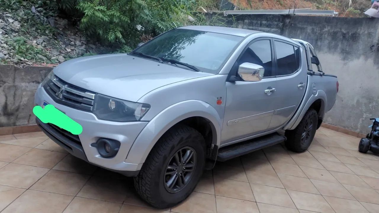 Mitsubishi L200 L200 Triton HPE 3.2 CD TB Int.Diesel Aut 2014