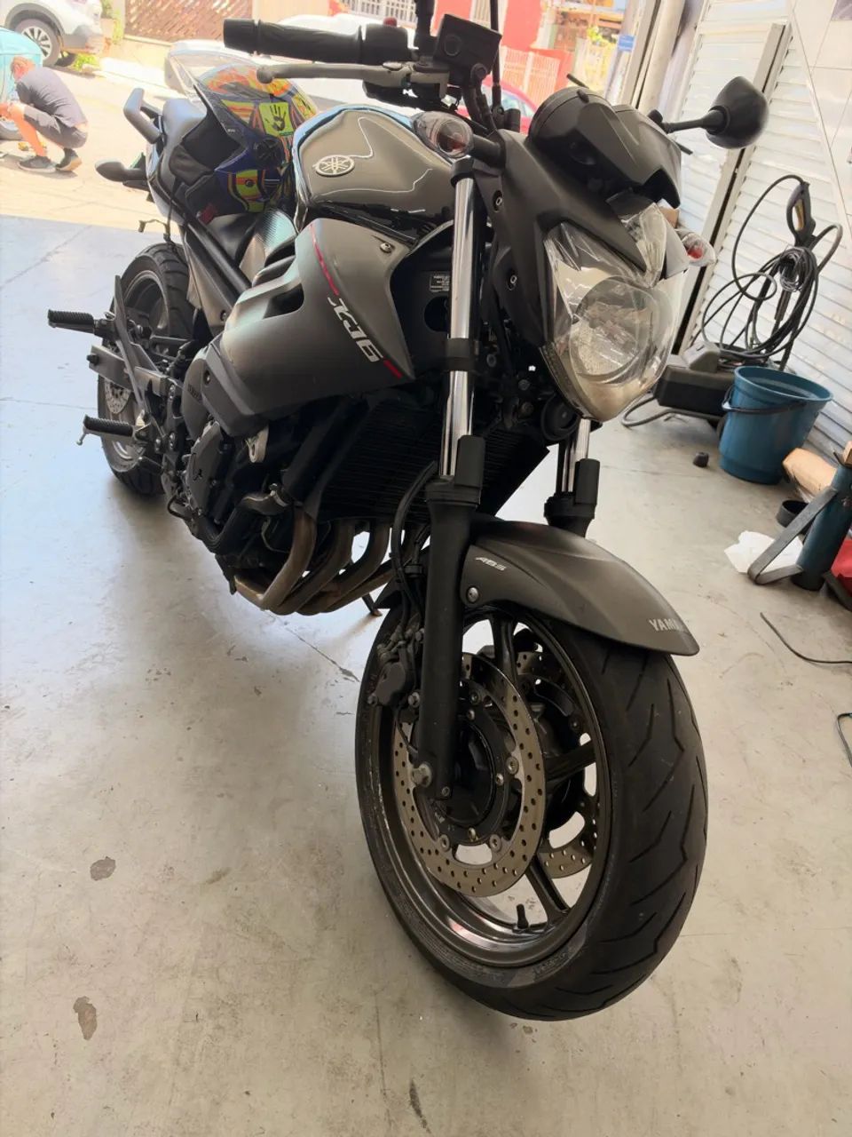 Yamaha XJ6  