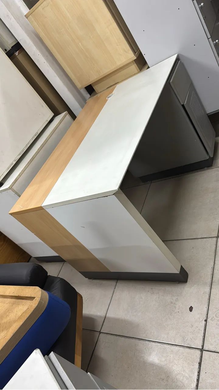 Mesa reta com uma gaveta e suporte para CPU - Foto 5