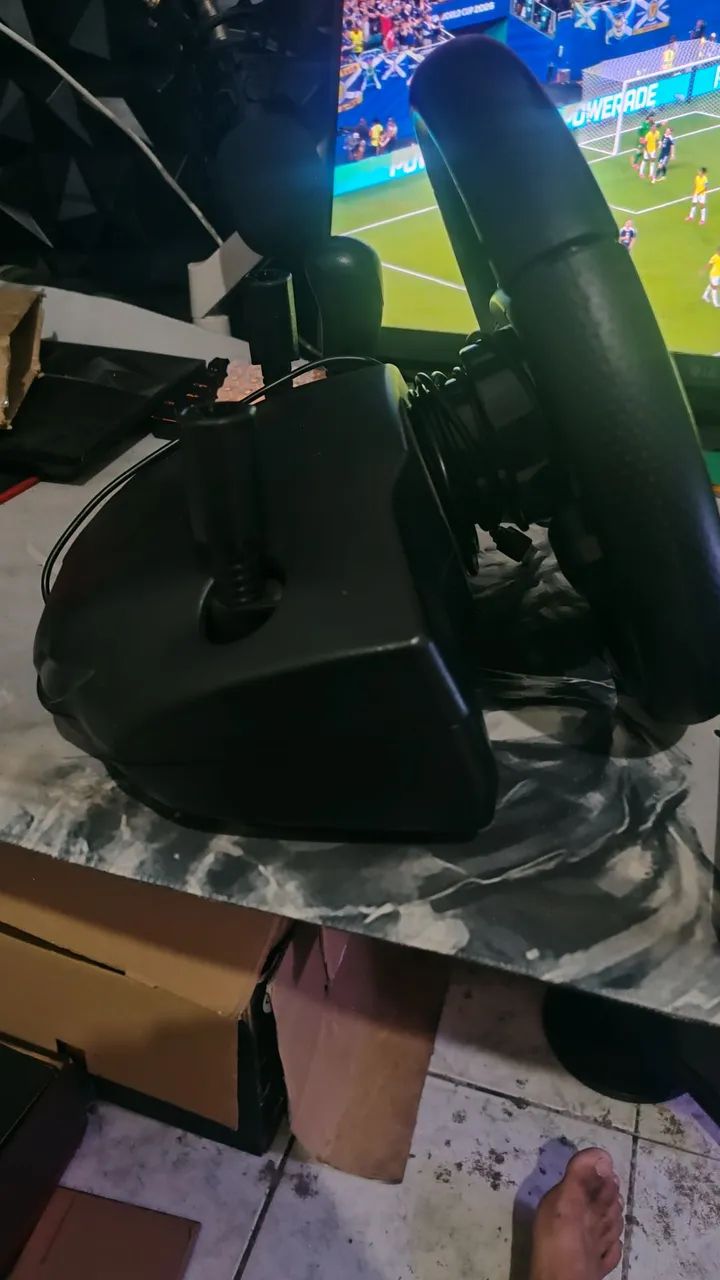 Vendo volante com pedais - Foto 5