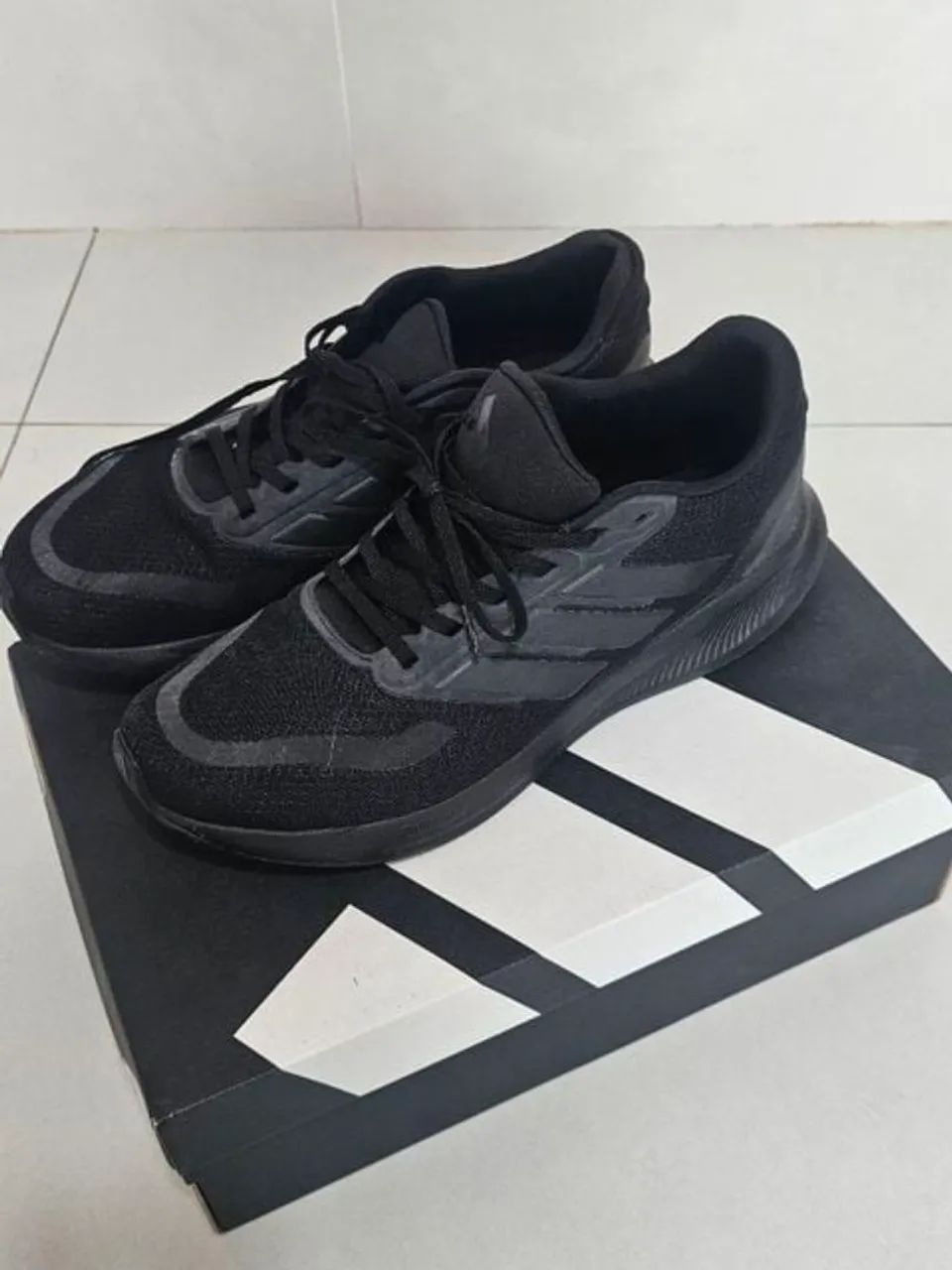 Tenis adidas usado uma vez