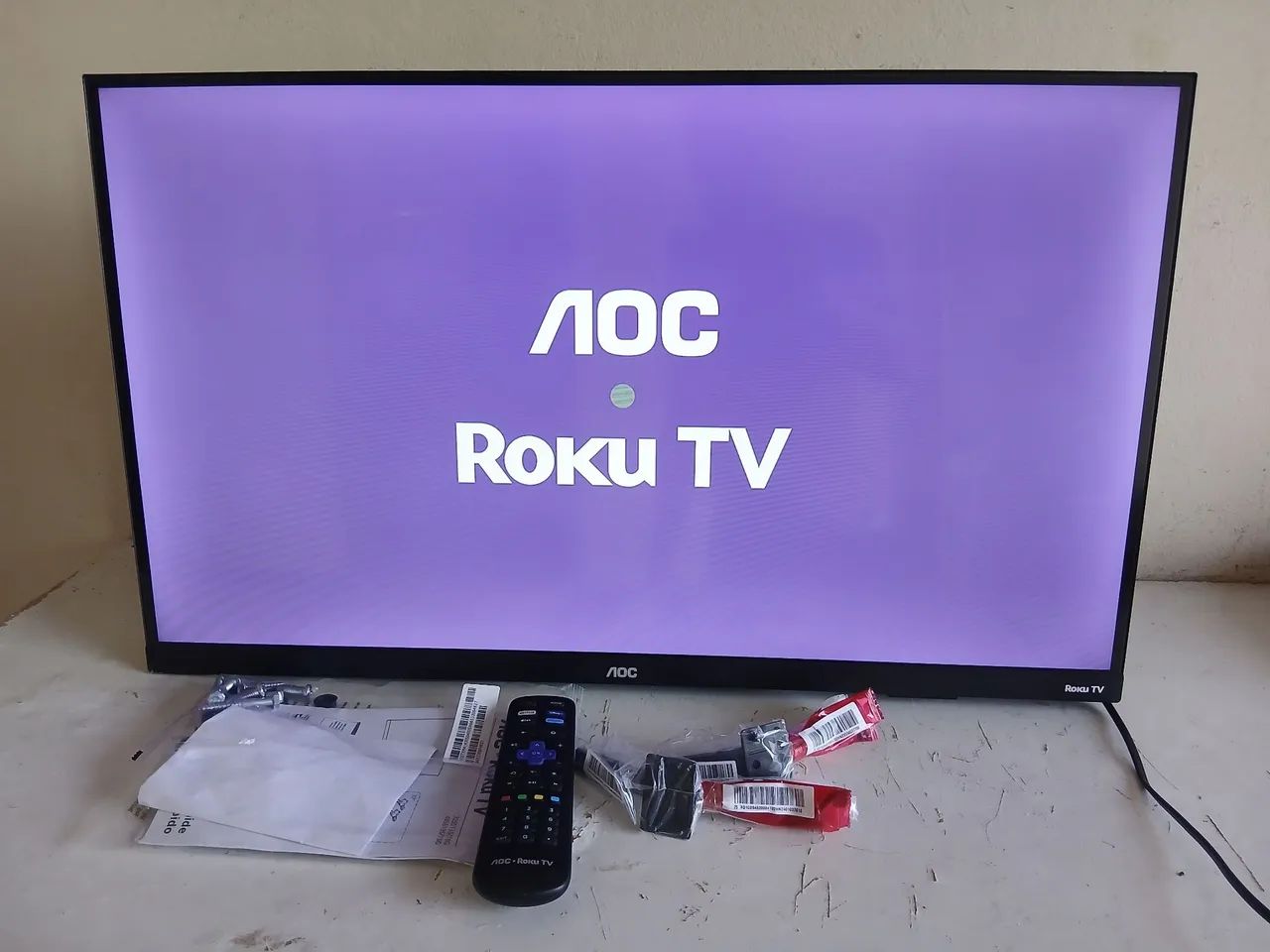 Smart tv nova 32"Pol AOC ROKU  - Foto 3