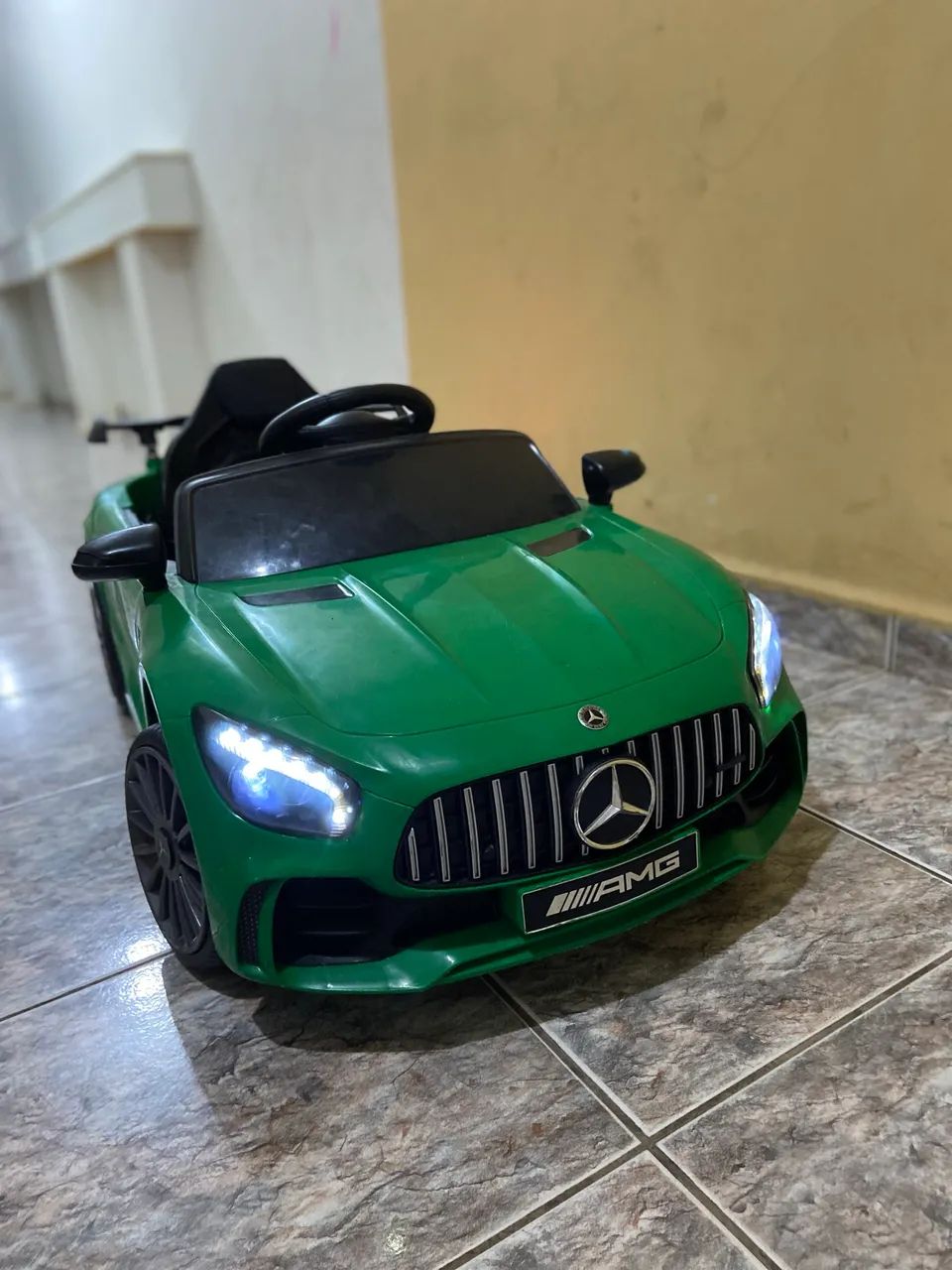 Carro elétrico Mercedes Amg  - Foto 3