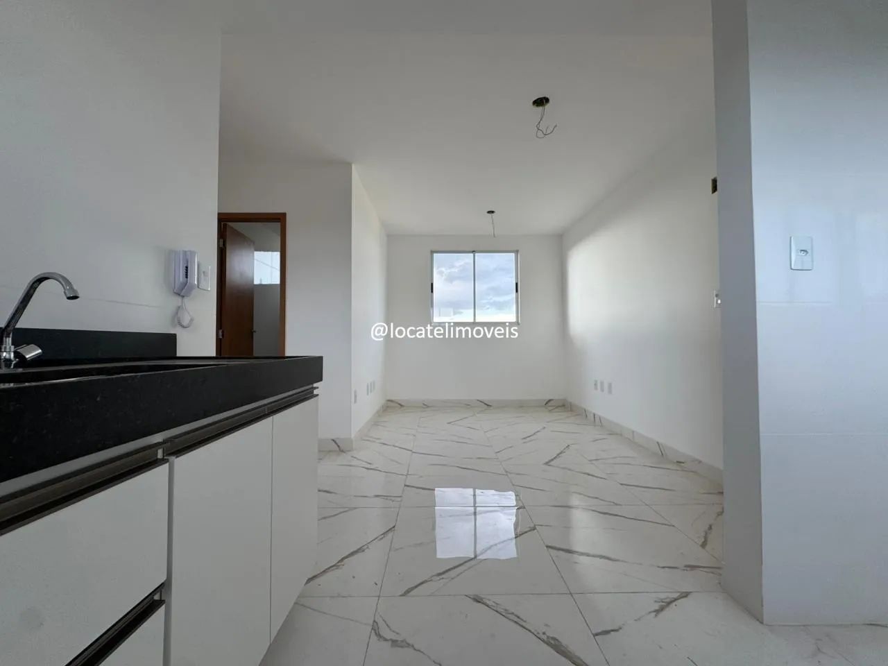 Apartamento á venda 2 quartos 1 suíte 1 vaga , Elevador no Bairro Milionários - Região do 