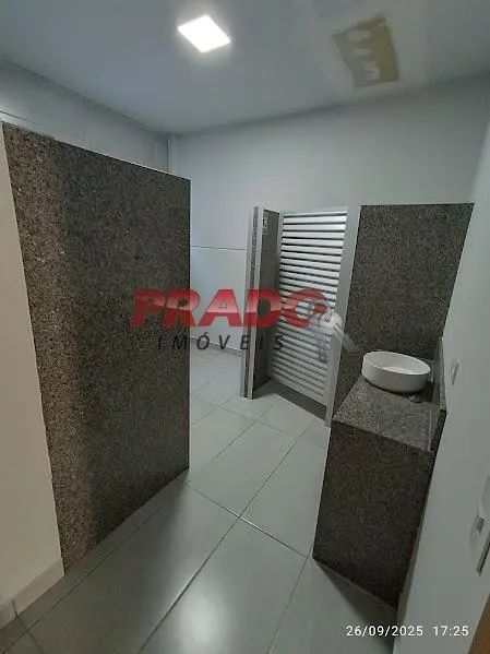 Aluguel / Salão comercial com 520m² contrução - Avenida Brasil - Zona 05 - Foto 4