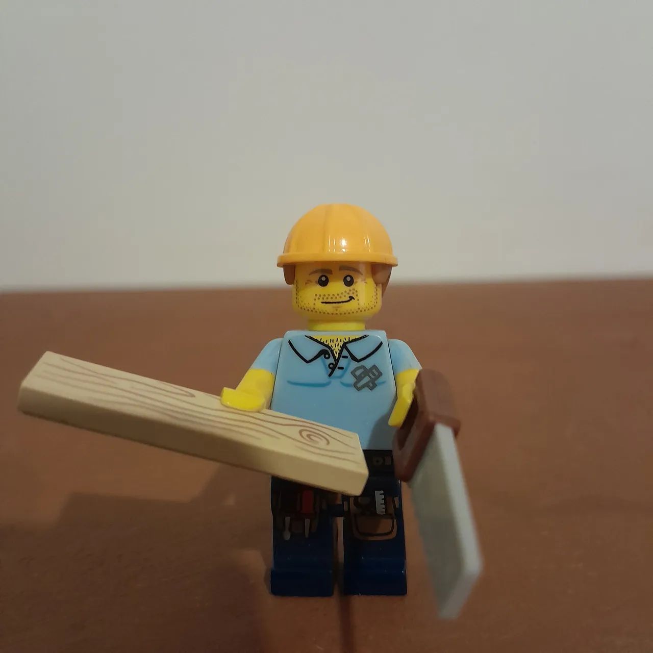lego original minifigure carpinteiro
