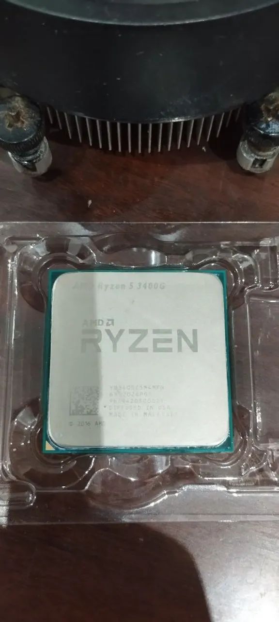 Processador AMD Ryzen 3400g integrado + cooler