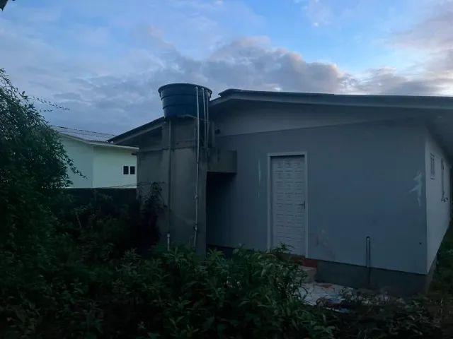 Casa + Edicula  espaçosa com varios quartos e banheiros + Garagem - Foto 3