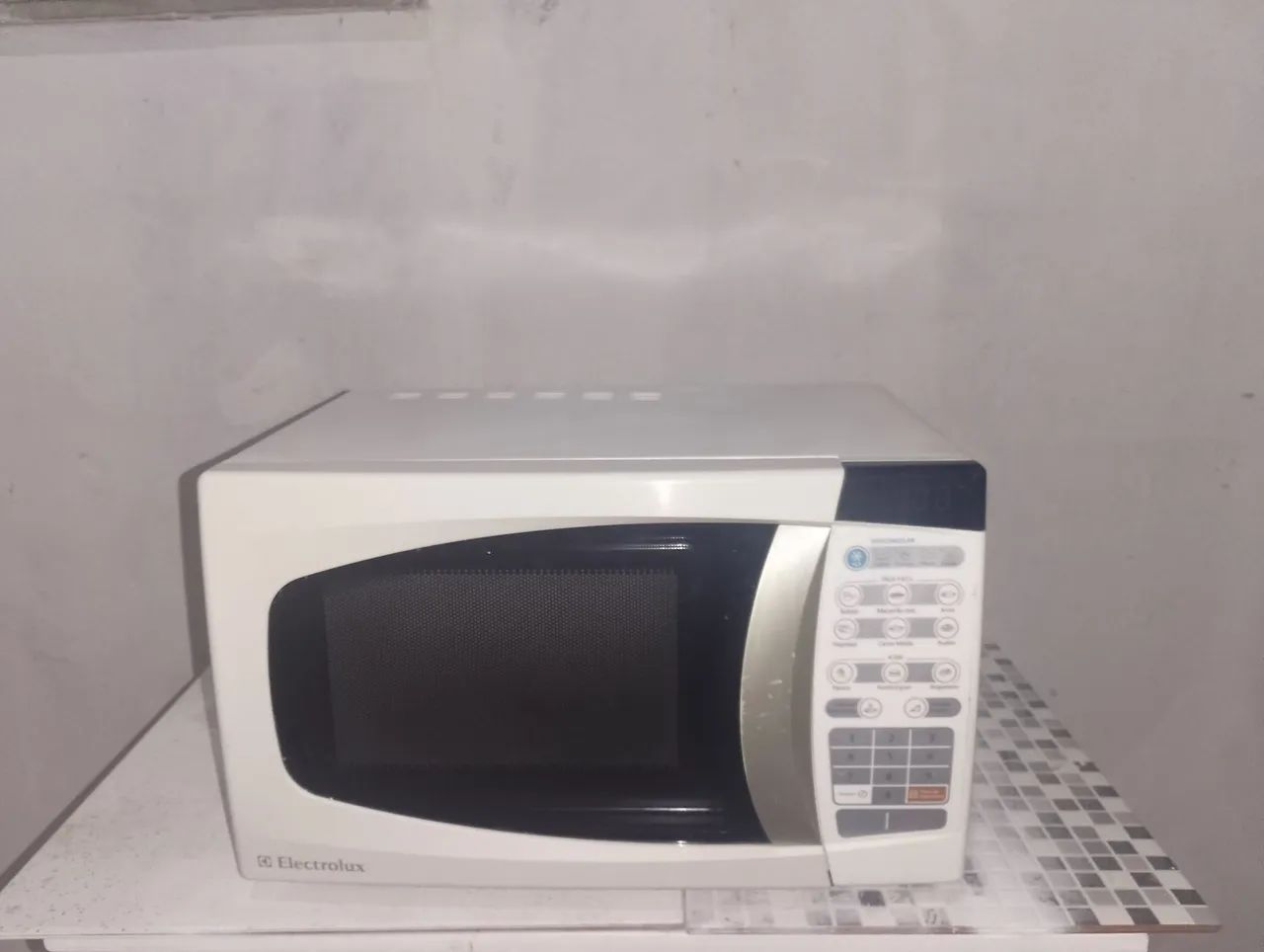 Microondas Eletrolux 20 litros 