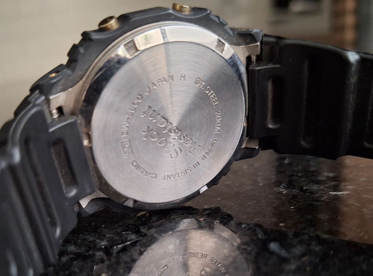 Casio G-shock dw 5600 dourado  - Foto 2